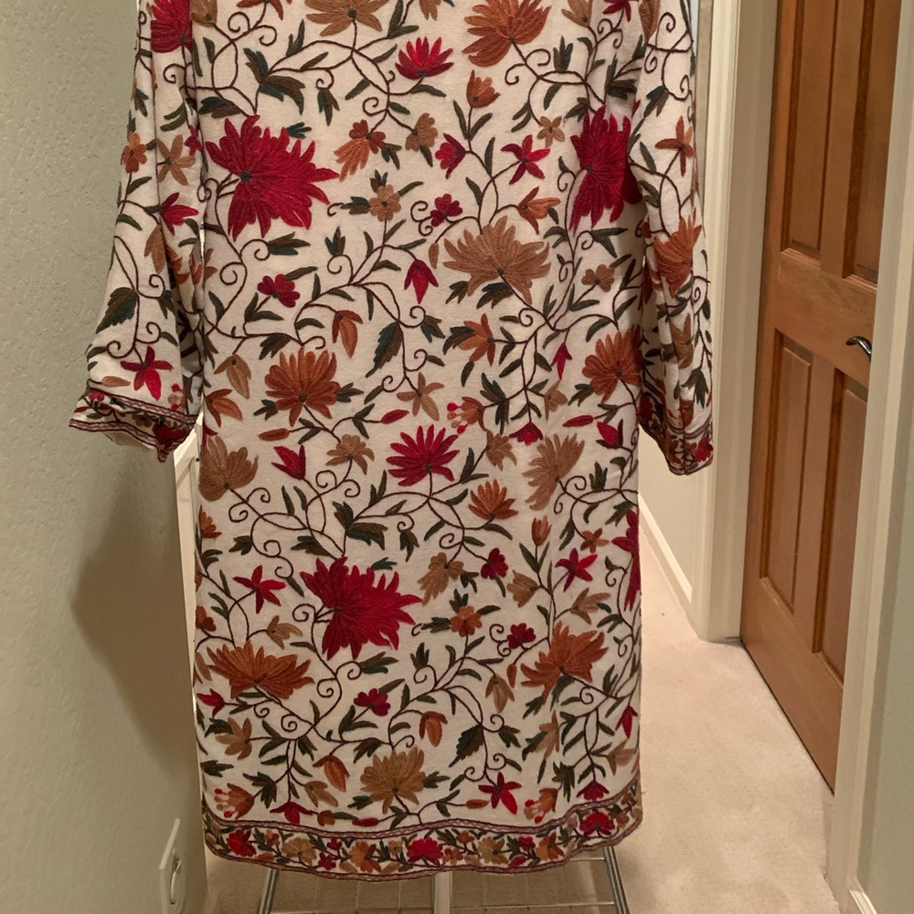 Kashmiri Embroidered Jacket - Picture 2 of 4